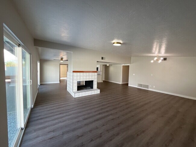 Photo - 4 Bedroom Home With Sparkling Pool Ready for Move In