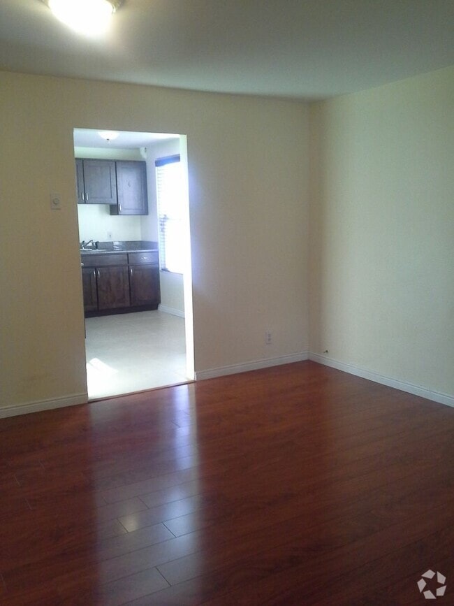 Building Photo - Affordable Downtown Apartment Unit #20