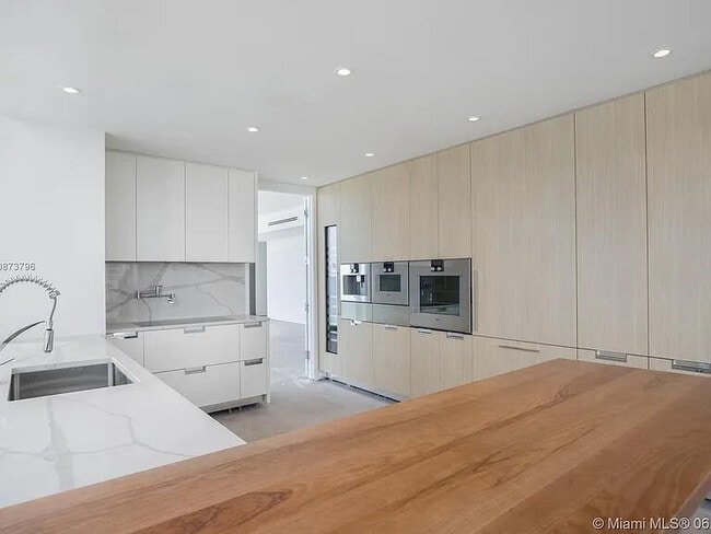 Photo - 15701 Collins Ave Unit 701