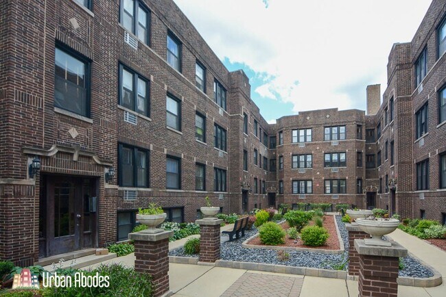 Building Photo - 750 W Addison St Unit M381 Rental