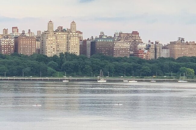 Photo - 7311 River Rd Unidad Balcony