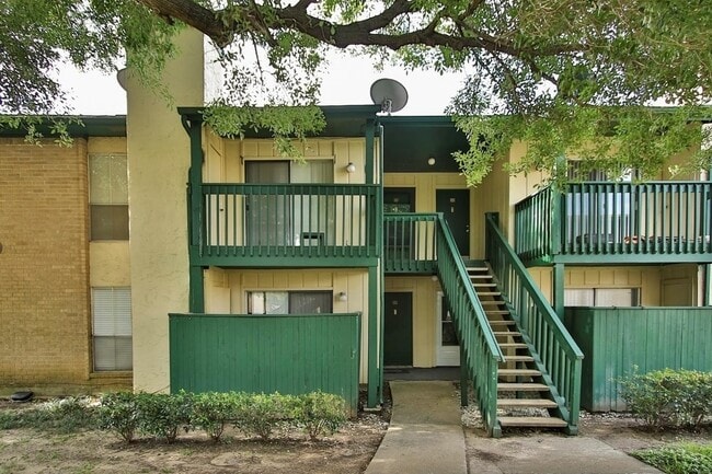 Building Photo - 1516 Bay Area Blvd Unit L6 Rental