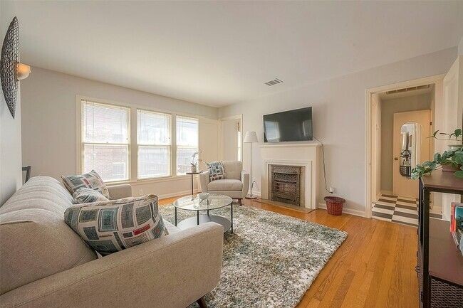 1558 1/2 Castle Ct - 1558 1/2 Castle Ct Apartment