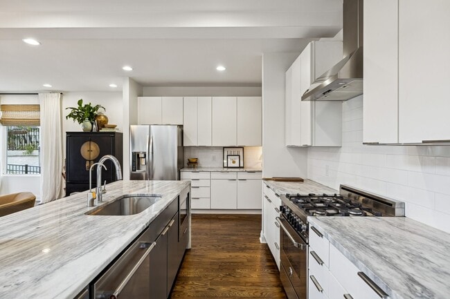 Photo - 914C Acklen Ave