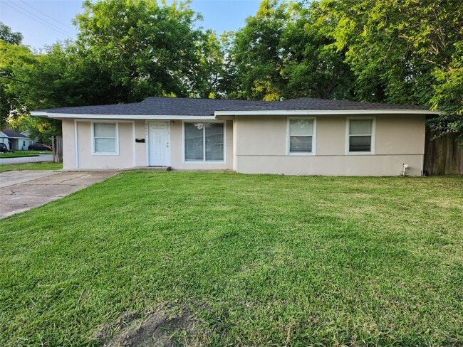 Building Photo - 5603 Northridge Dr