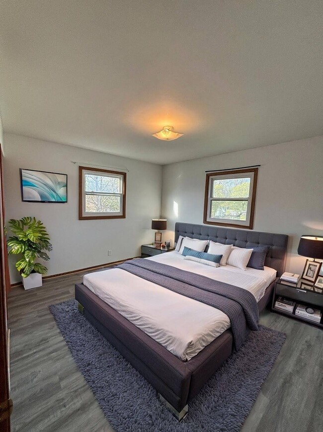 Photo - 503-505 N Moreland