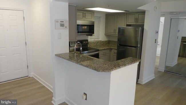 Photo - 1007 Summerglenn Ct