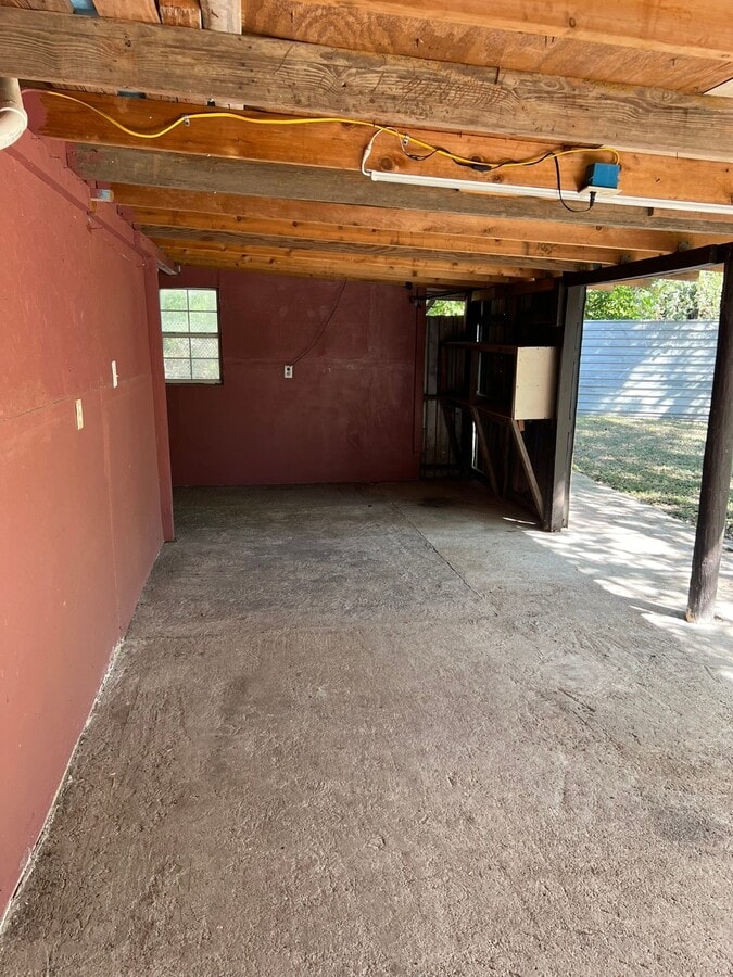 Photo - 9314 Valley Stream