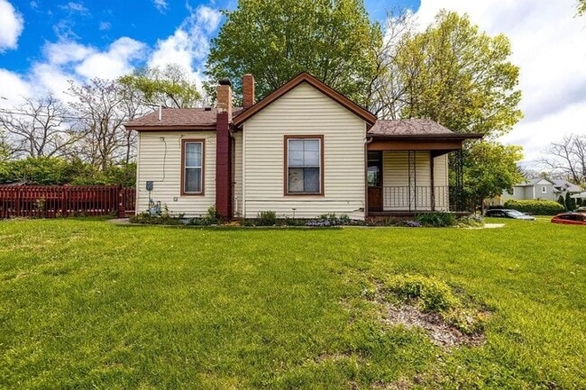 Photo - 330 W Withrow St