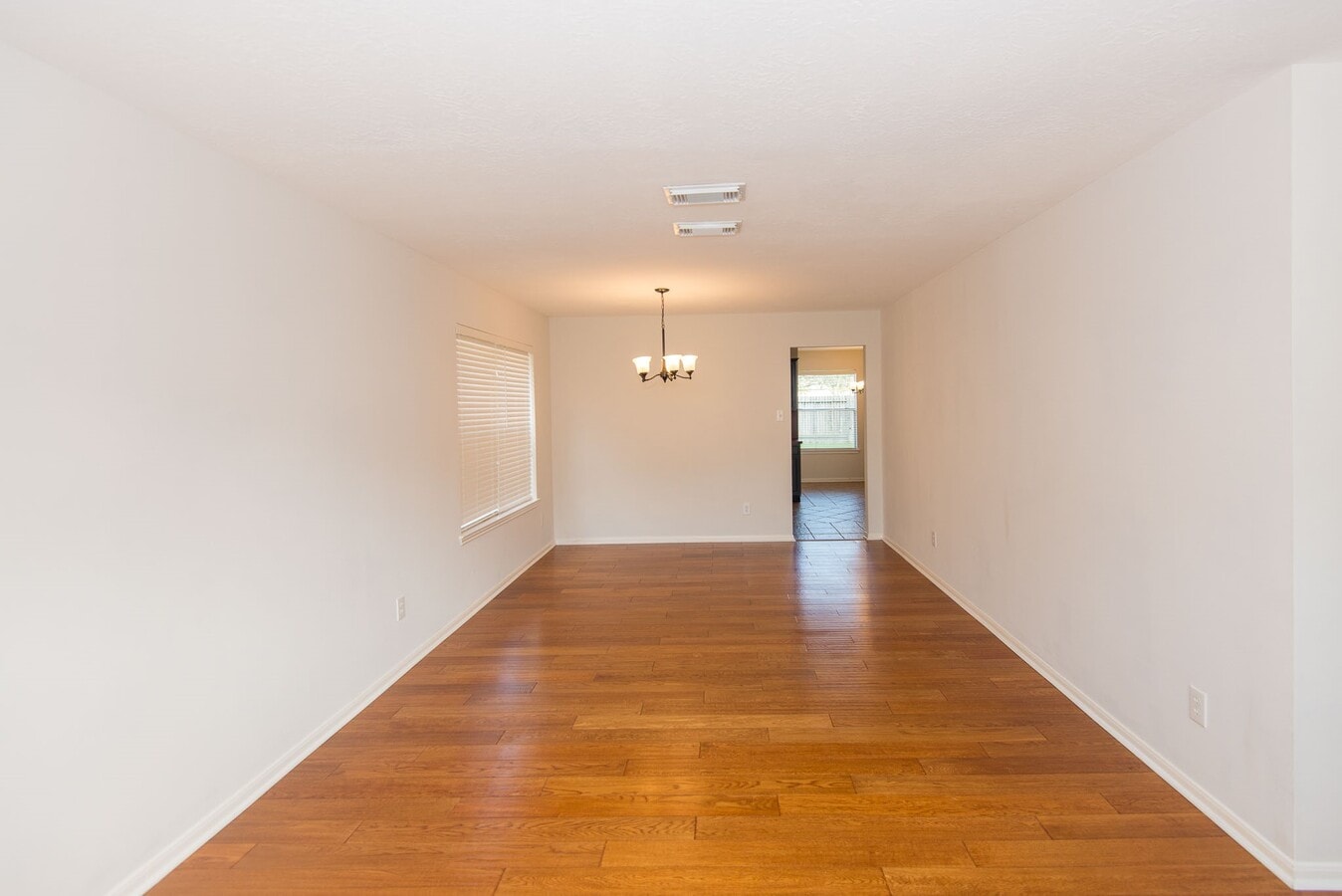 Photo - 2207 Ames St