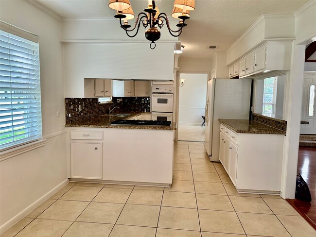 Building Photo - 10902 Olympia Dr