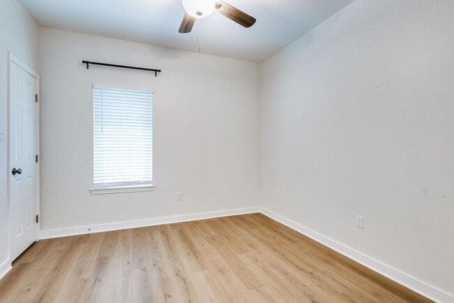 Photo - 204 Romero St