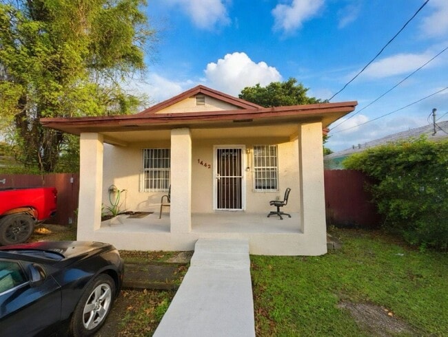 Building Photo - 8013 NW 10th Ct