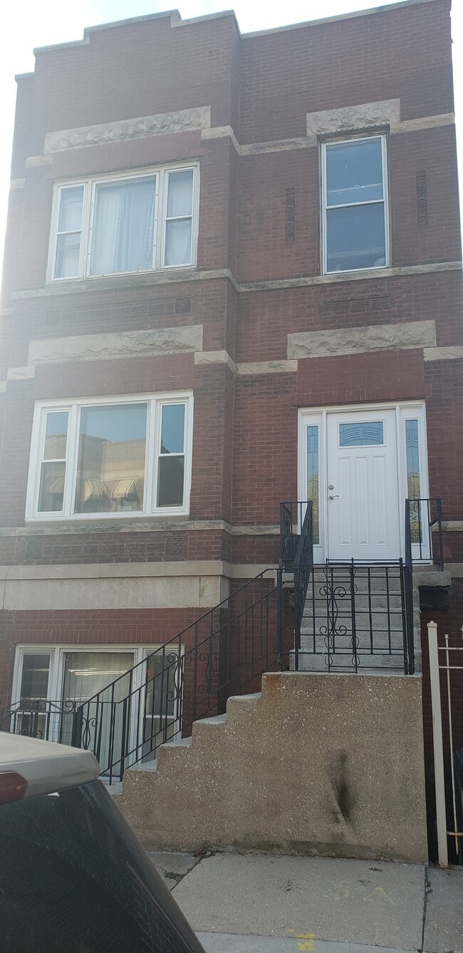 Photo - 2306 S Oakley Ave Unit --