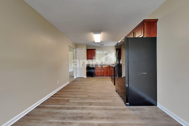 Photo - 57 Springwater Dr