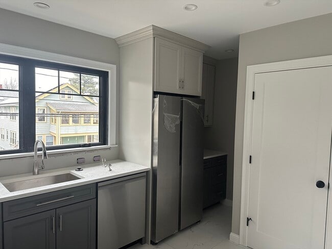 Photo - 41 Cornell St Unit 2