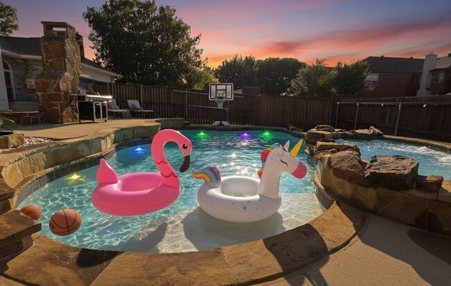 Building Photo - 1531 Home Park Dr