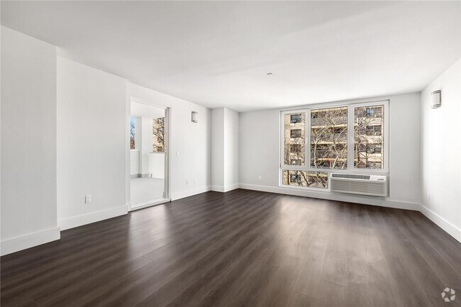 Building Photo - 3436 Kingsbridge Ave Unit 1D Rental