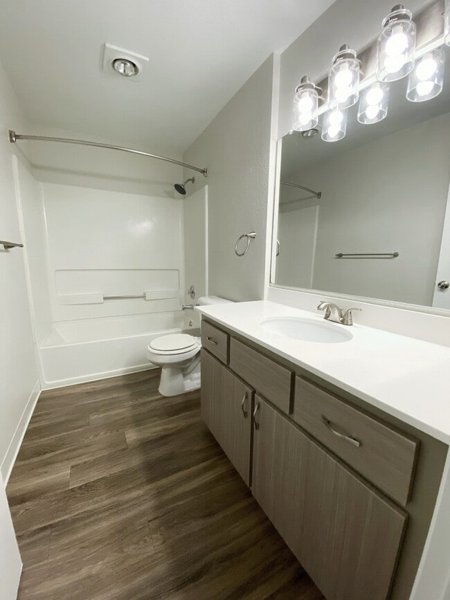 1x1-L Bathroom
