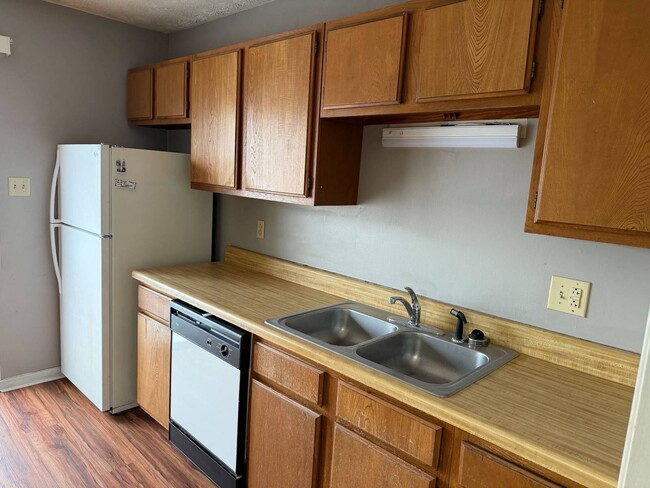 Photo - 2139 Dougs Way