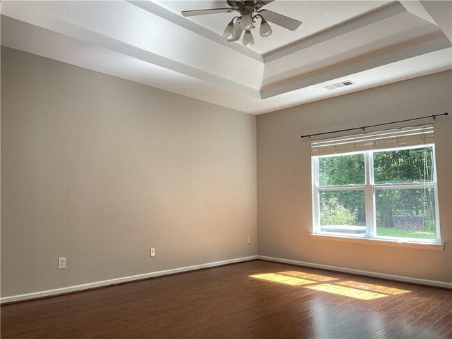 Photo - 385 Blackwood Ln