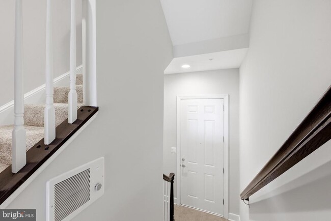 Building Photo - 43976 Vaira Terrace
