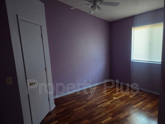 Photo - 3009 E Utopia Rd