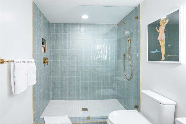 Photo - 159 NE 6th St Unidad 2901