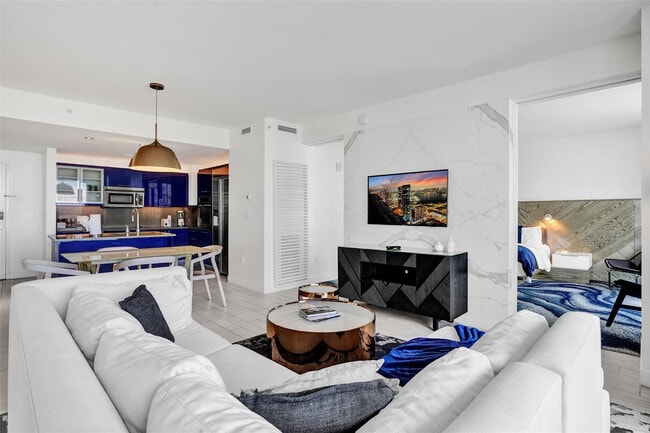 Building Photo - 3101 Bayshore Dr Unit 1806