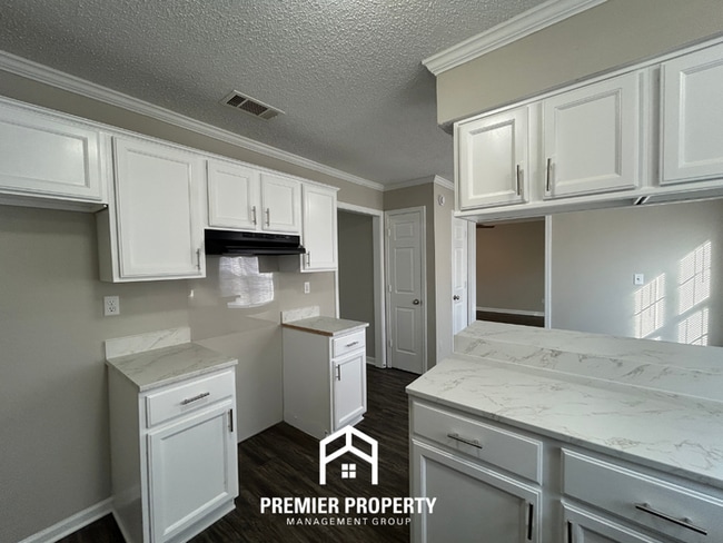 Photo - Newly Renovated 3-Bedroom Home for Rent in Memphis, TN - 2-Story Home with Garage & Fenced Yard