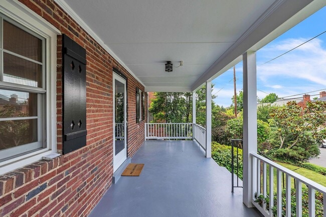 Photo - 4306 Alton Pl NW