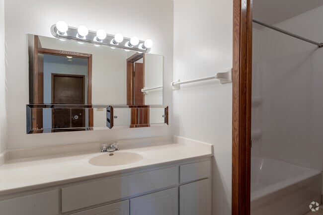 1BR, 1BA