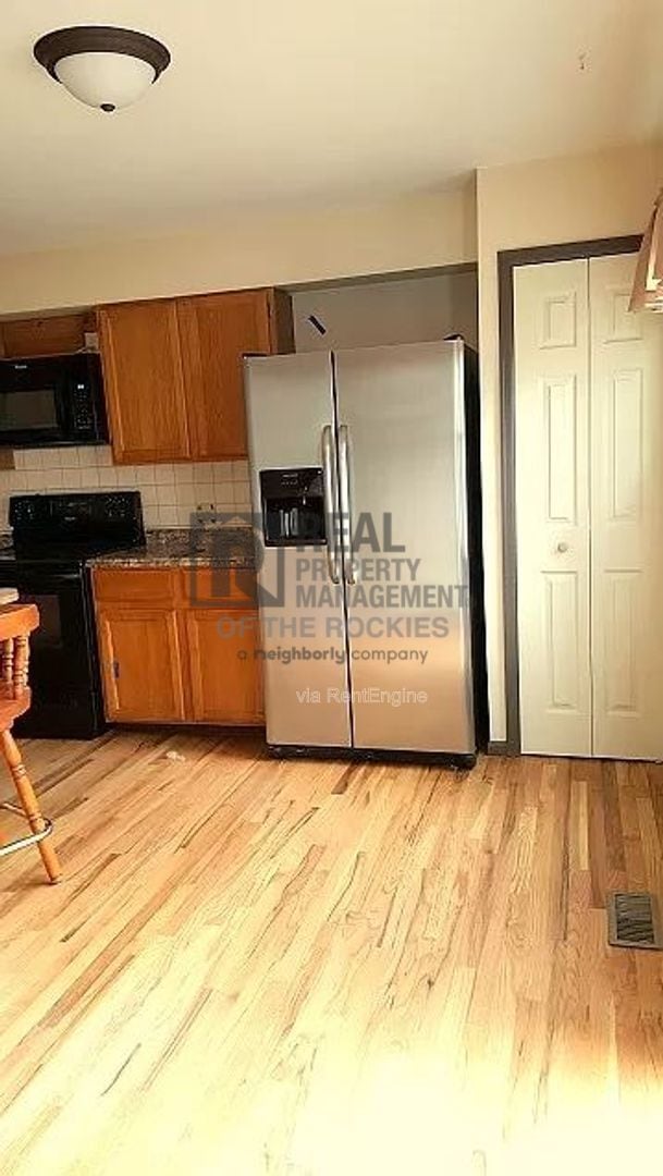 Photo - 1599 Wellington Ct