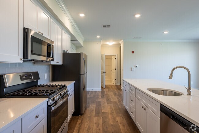 2BR, 1BA - 1,200SF