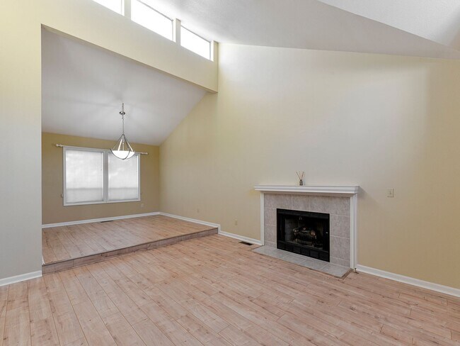 Photo - Application Approved Elegant 3 Bedroom 2.5...