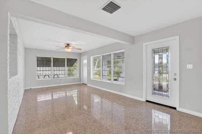 Photo - 456 NE 28th Terrace