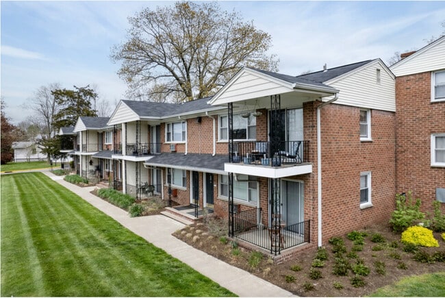 Rolling Gardens Apartment Homes