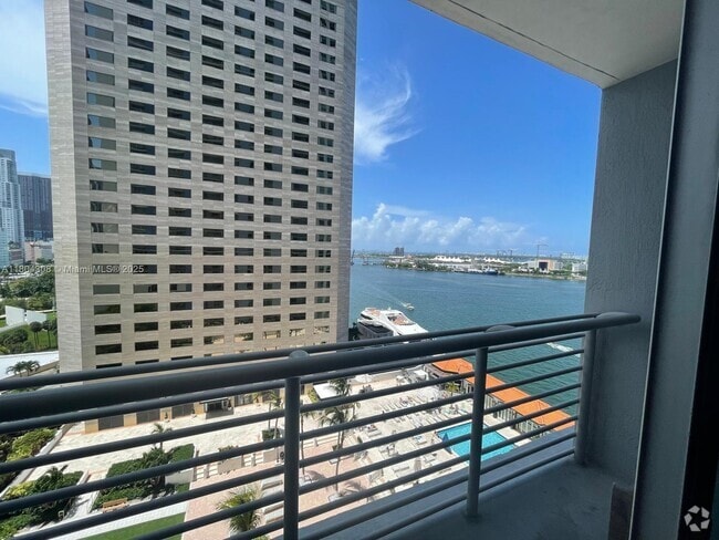 Building Photo - 335 S Biscayne Blvd Unit 1606 Rental
