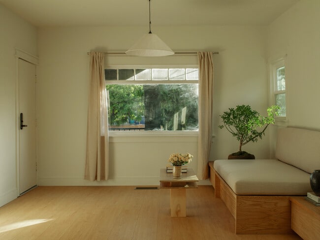 Building Photo - 1807 Montana St Unit 4 Rental