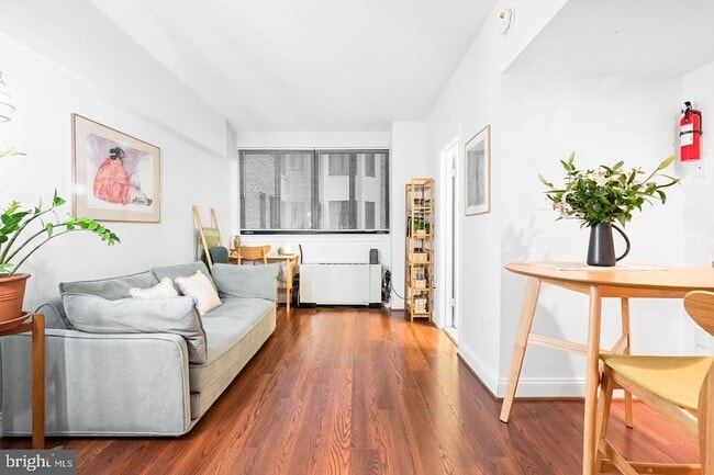 Building Photo - 1701 16th St NW Unit 204 Rental