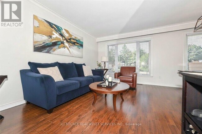 Photo - 74 Tansley Ave