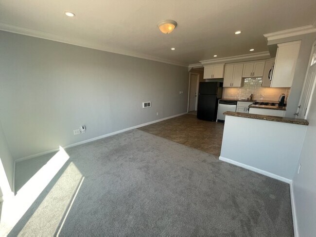 Photo - 620 Spruce Ave Townhome