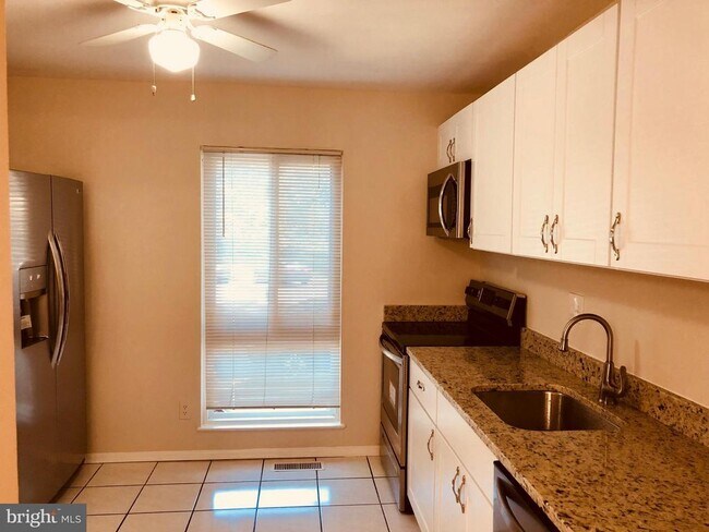 Photo - 6433 Rockshire St