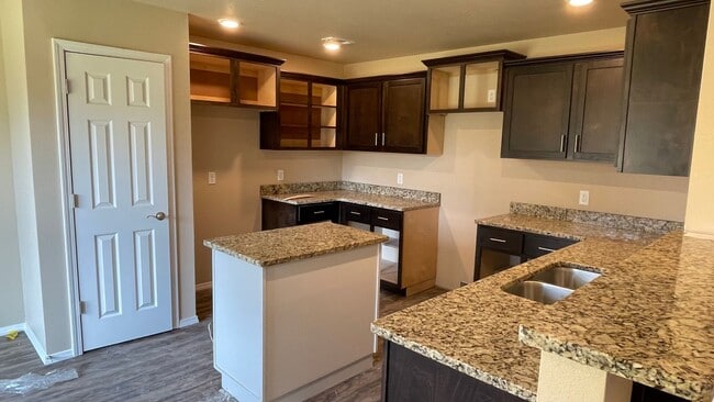 Photo - Sunset Ridge (C Lynch) Unit 917 Rachel Street