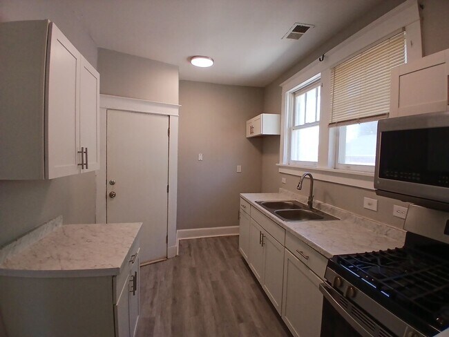 Photo - Newly Remodeled Studio | Modern Finishes & In-Unit Laundry