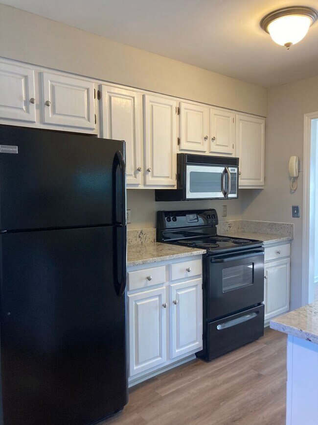 Photo - South Charlotte Townhome for Immediate Mov...