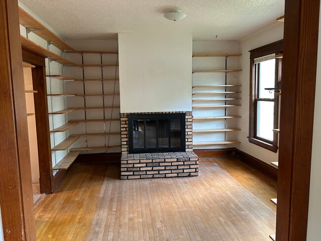 Photo - 624 5th St S