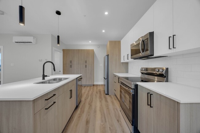 Building Photo - 1035 Melanson Rd Unit 617