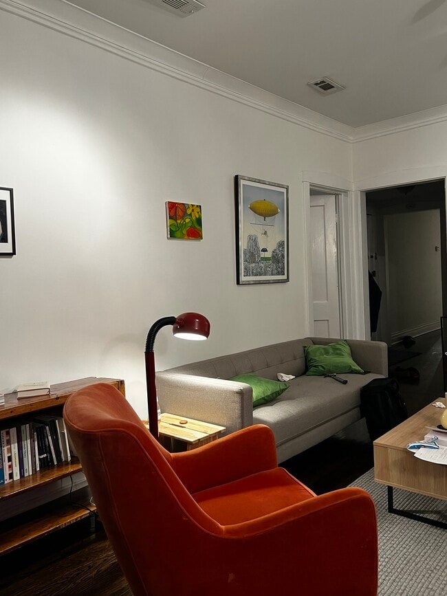 Photo - 1650 N Richmond St Unit 2