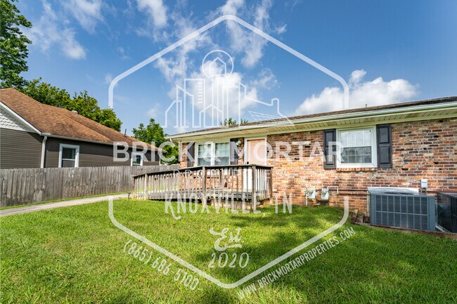 2407 Holbrook Dr